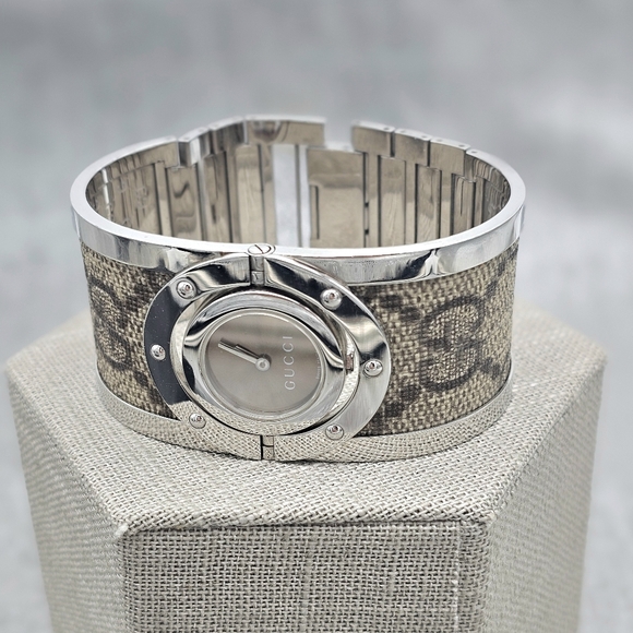 Authentic Gucci Twirl Monogram Watch - Picture 7 of 7